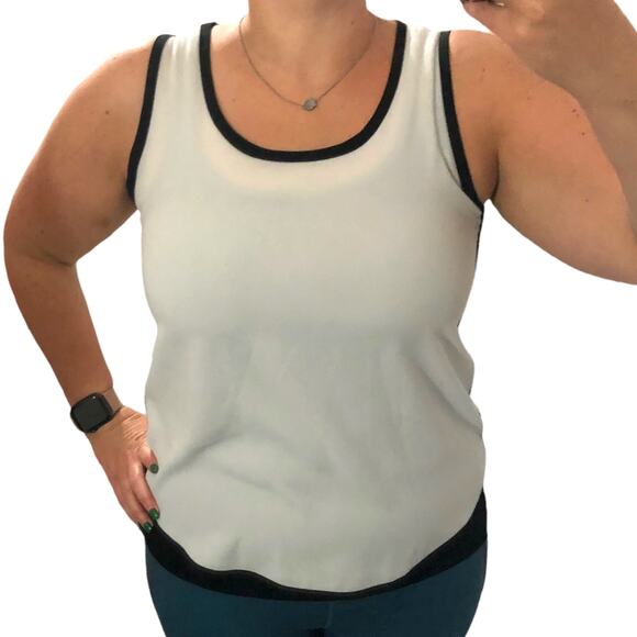 Papermoon SMALL PETITE Lemuel Solid Trim Detail Blouse - Stitch Fix Crepe Top - Picture 2 of 7